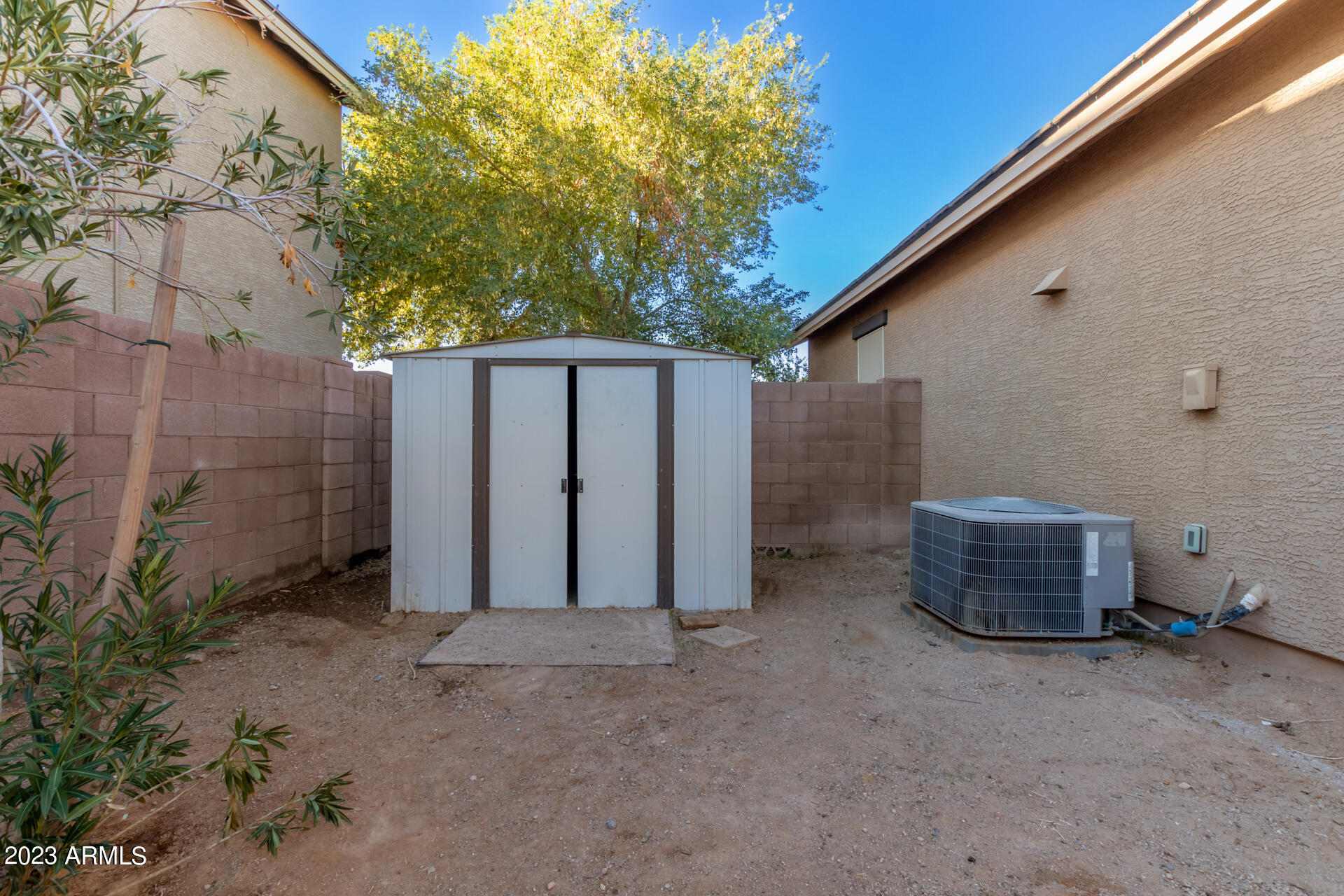 25413 W HEATHERMOOR Drive