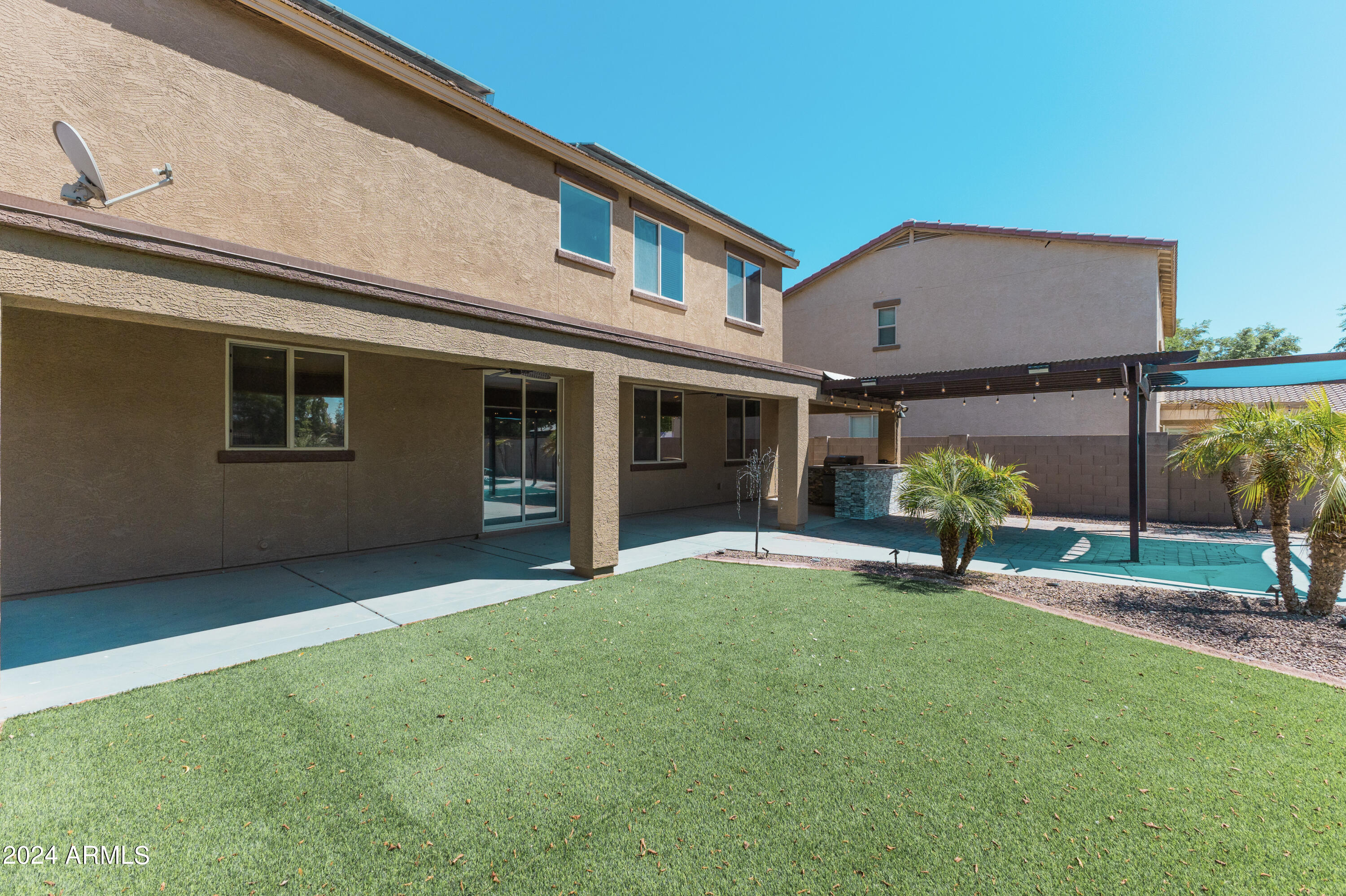 368 S 172ND Drive