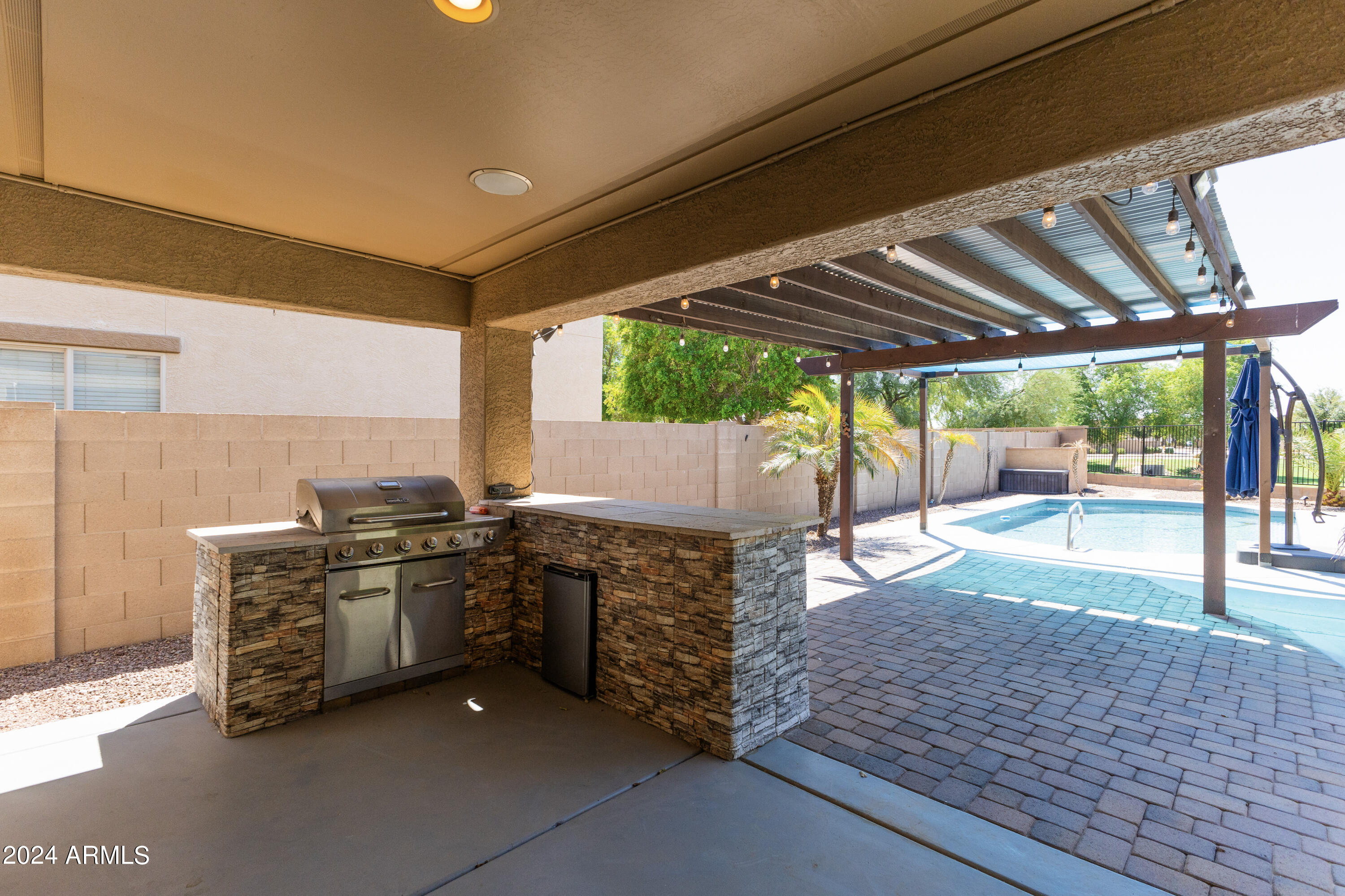 368 S 172ND Drive