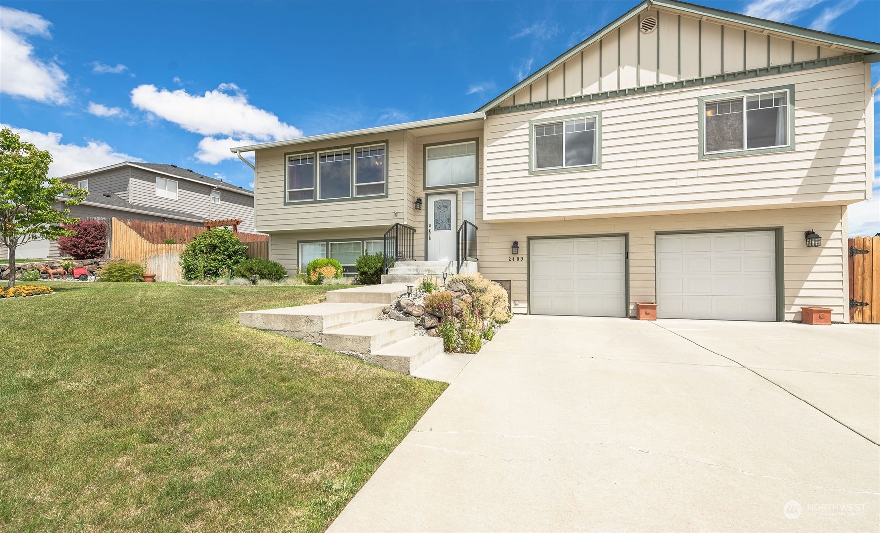 2409 Harvester Loop