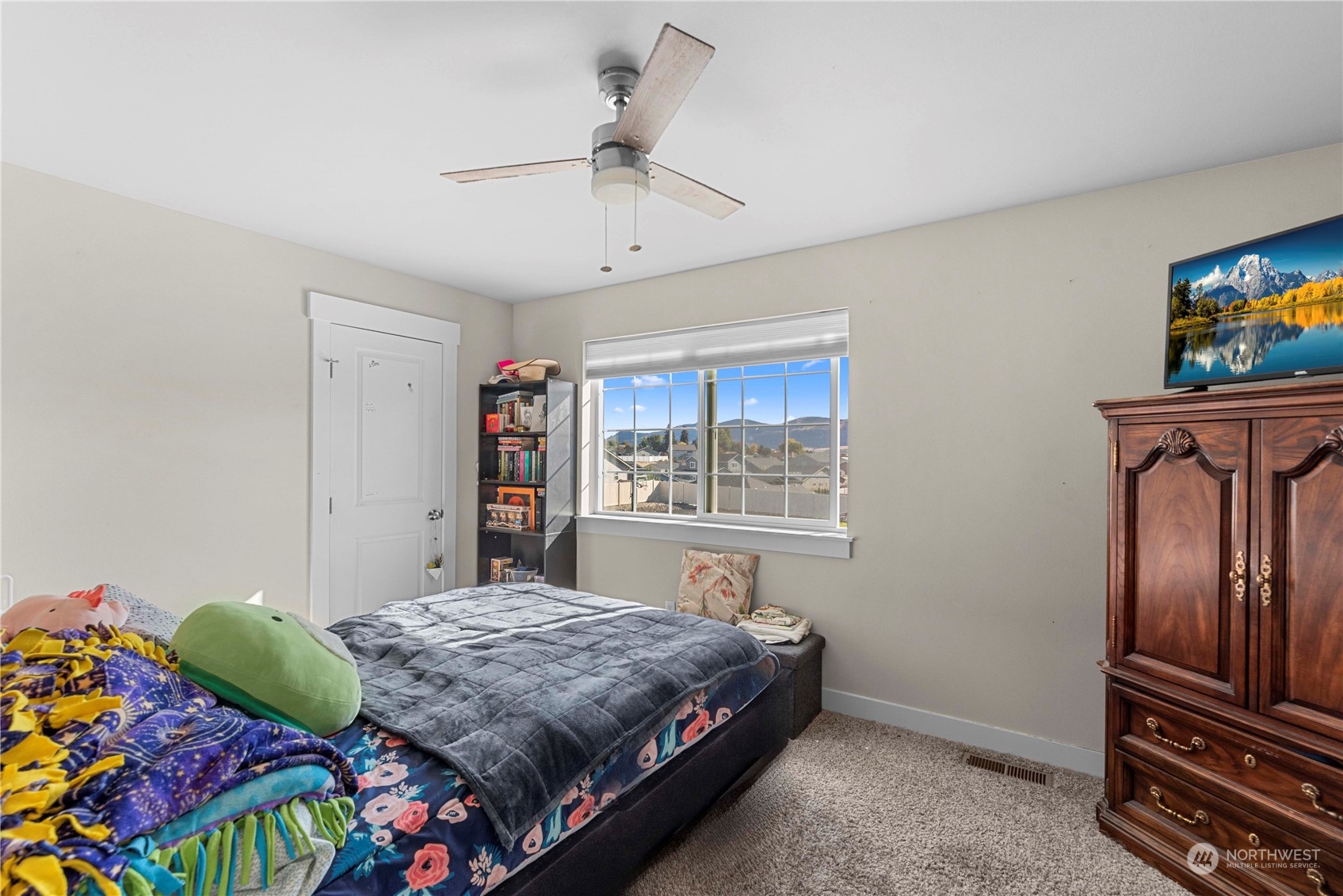 2239 3rd Street SE