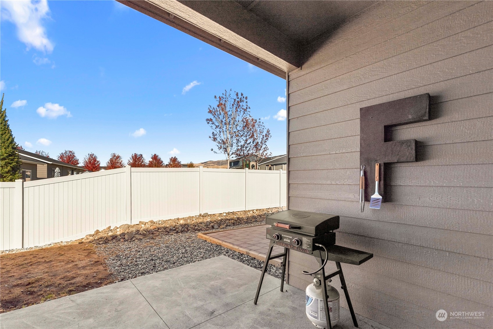 2239 3rd Street SE