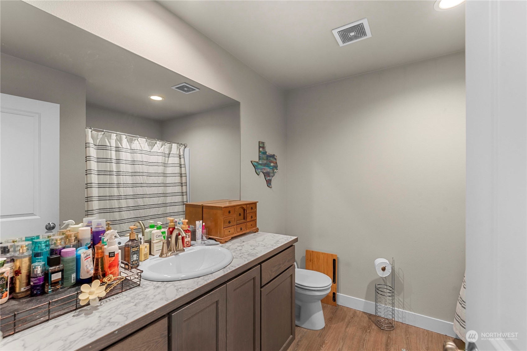 2239 3rd Street SE