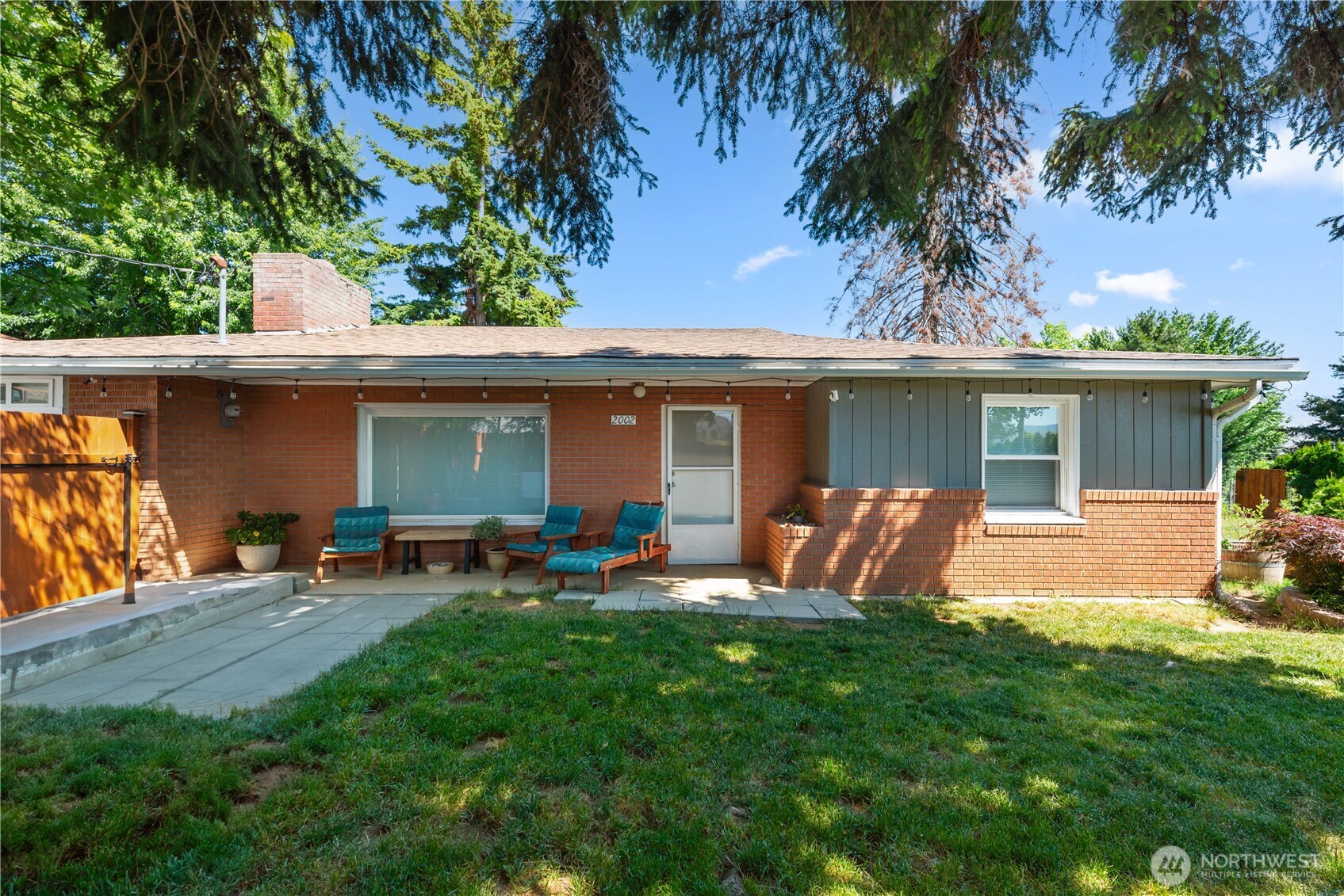 2002 Maple Street