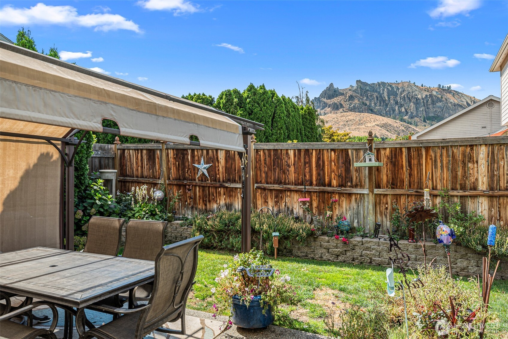 1502 Songbird Lane