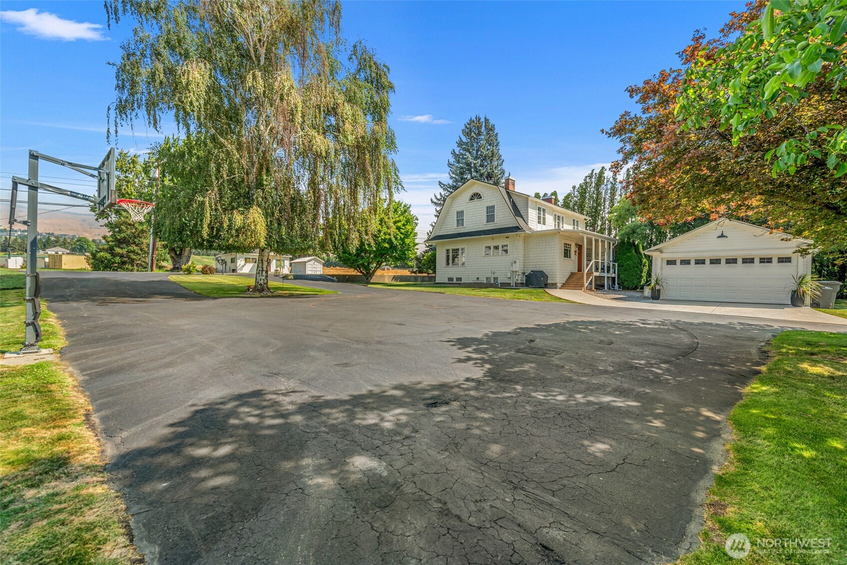 1105 Easy Street