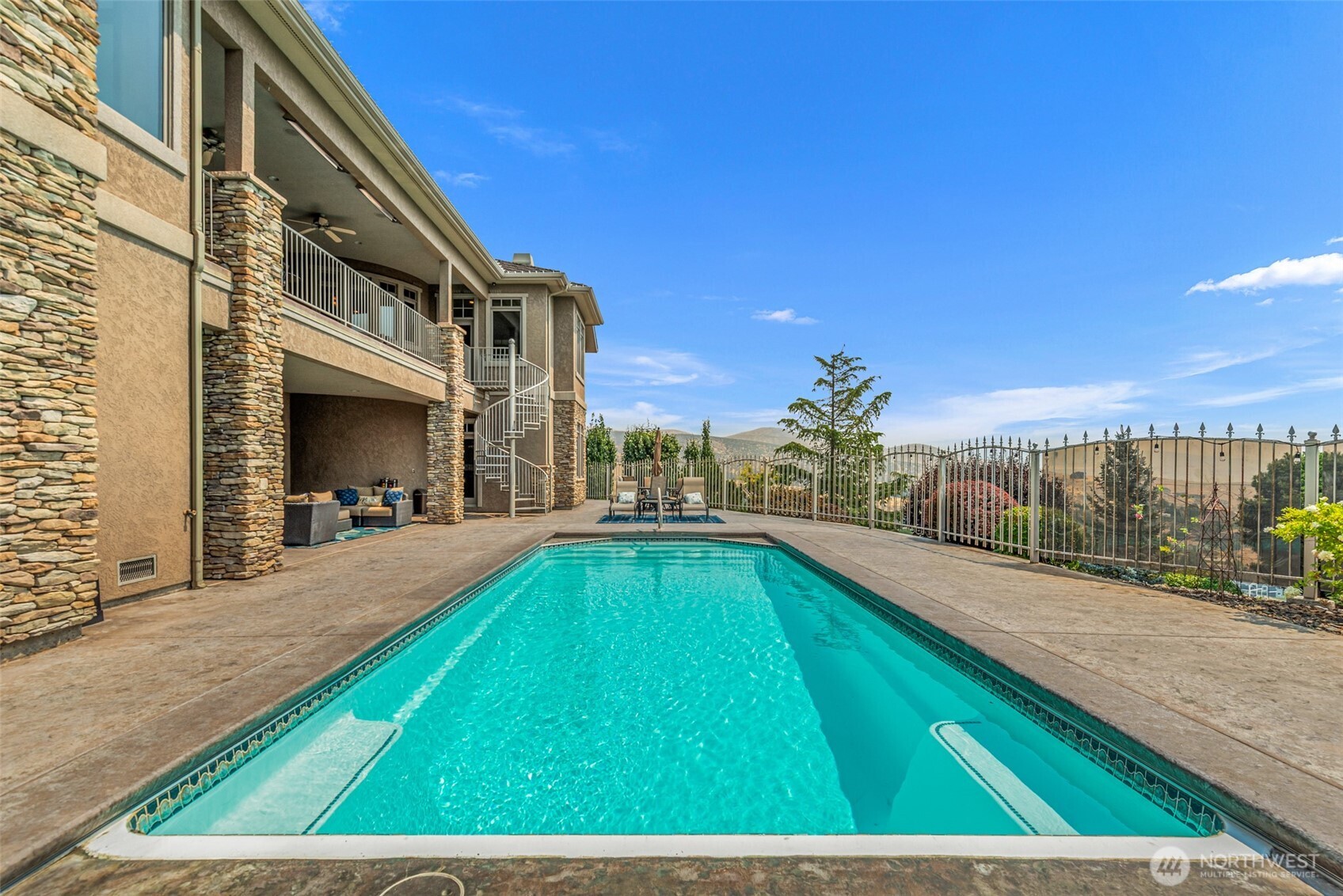 110 E Mountain Brooke Lane