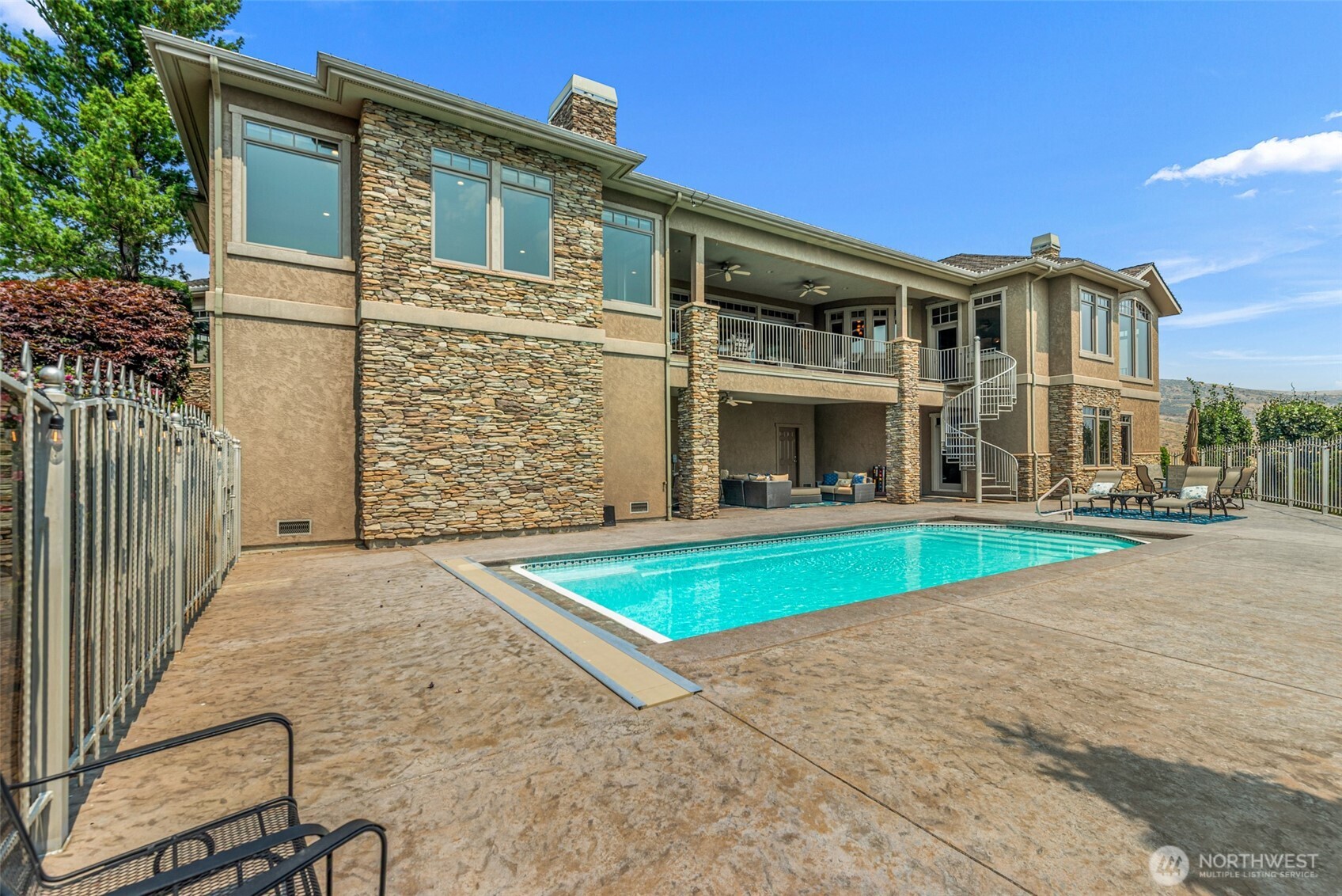 110 E Mountain Brooke Lane
