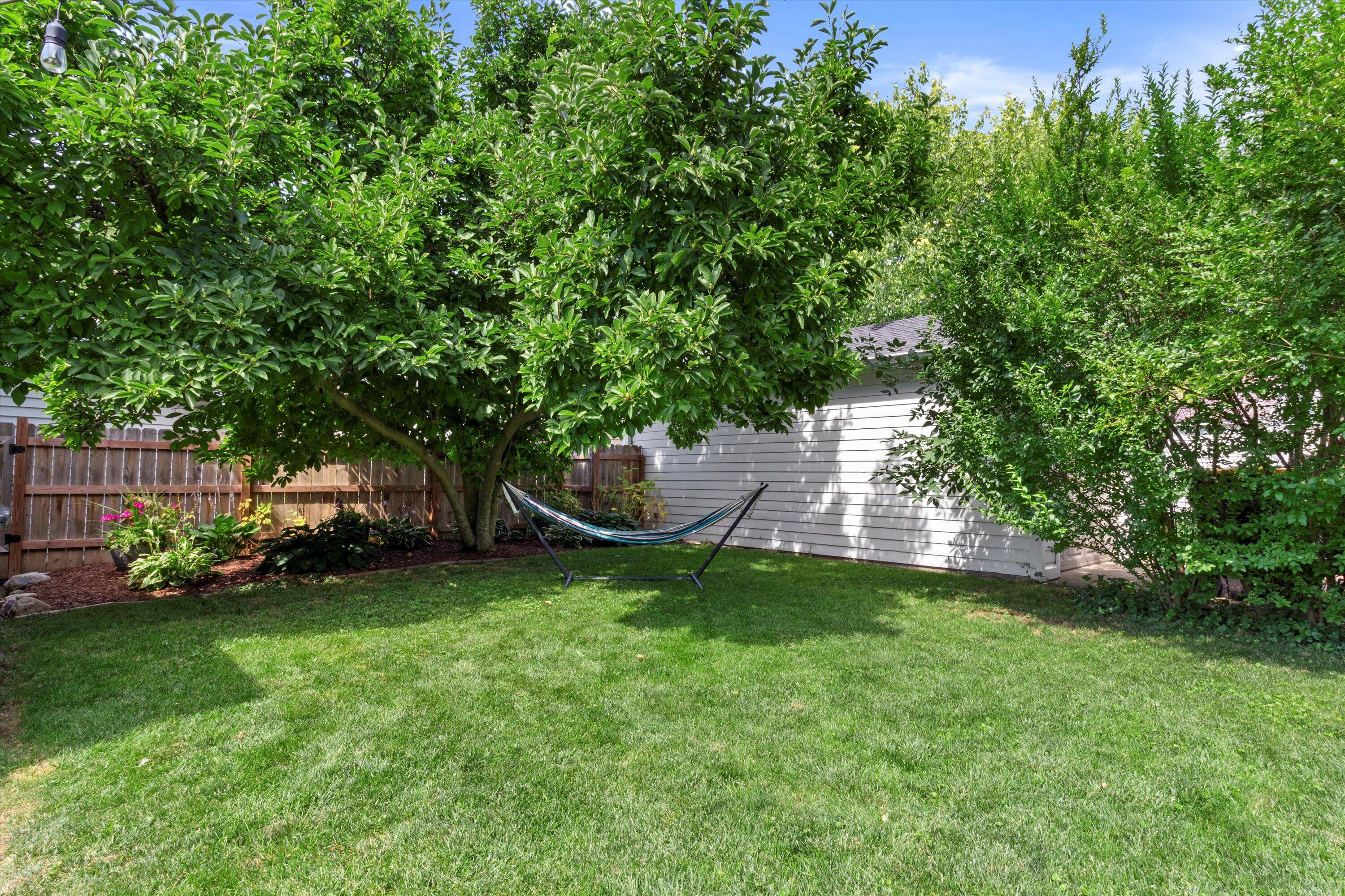 2445 N 84th St
