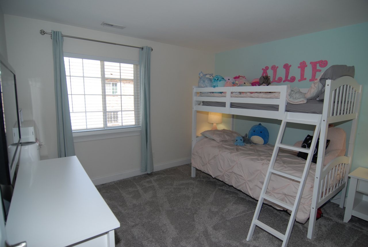 1848 Division St 5