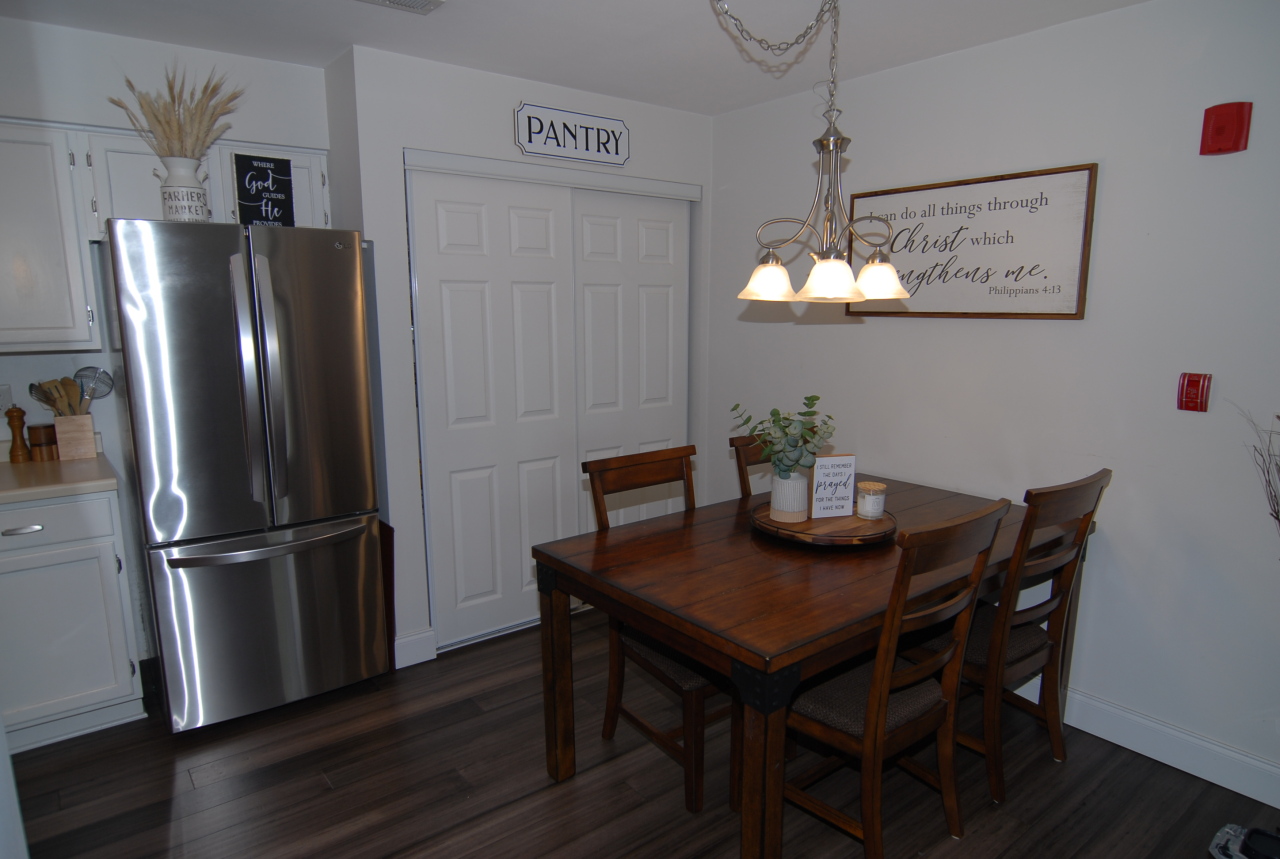 1848 Division St 5