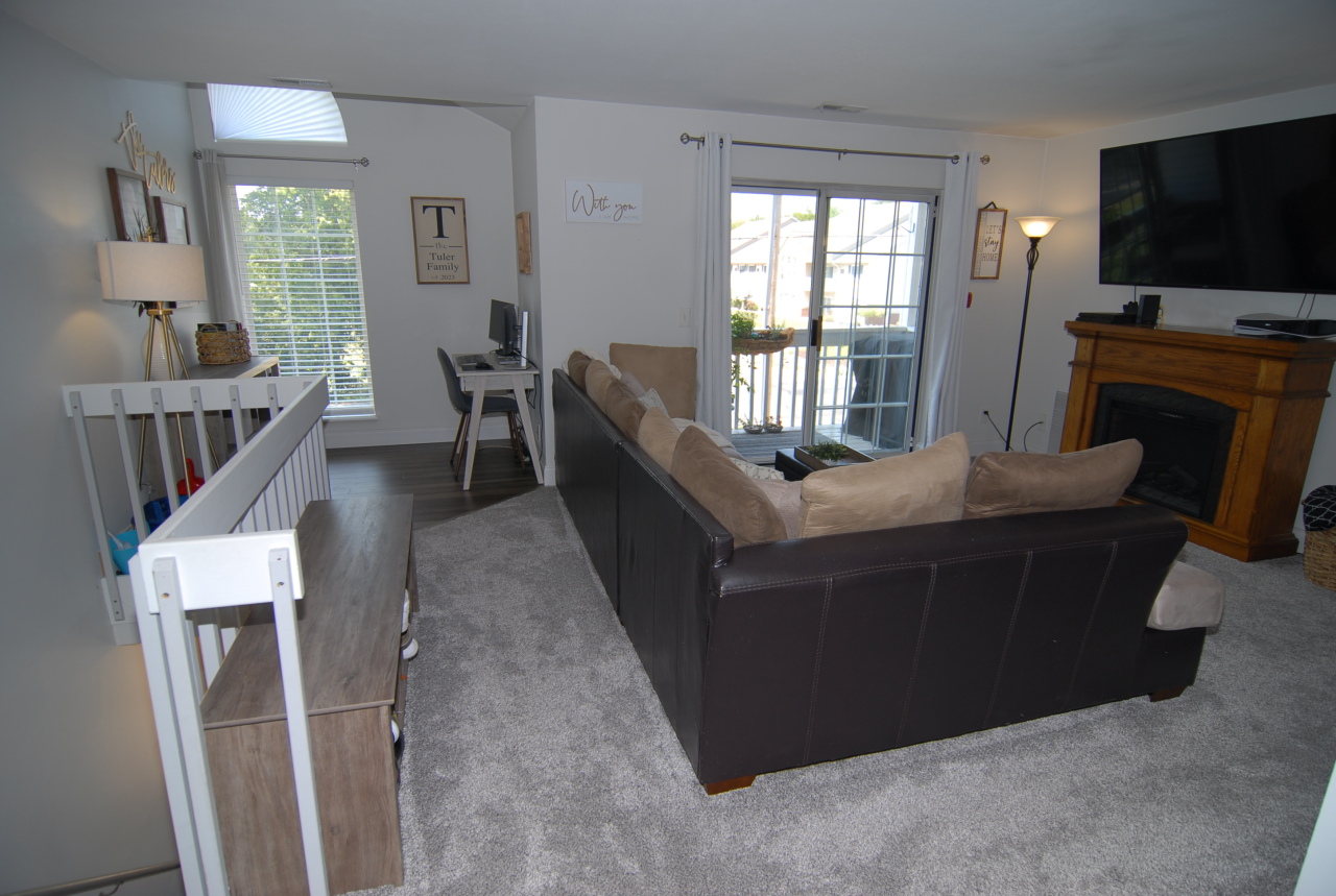1848 Division St 5