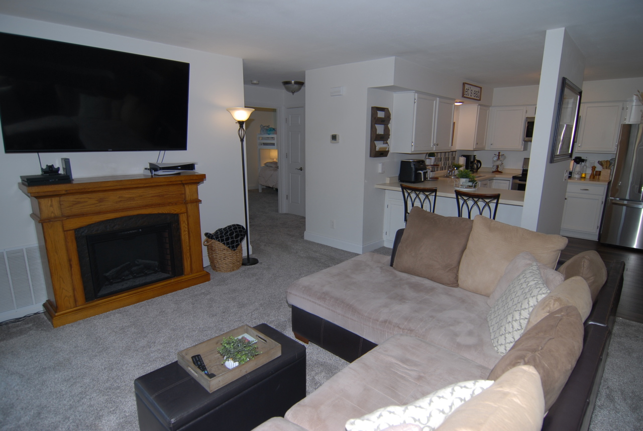 1848 Division St 5