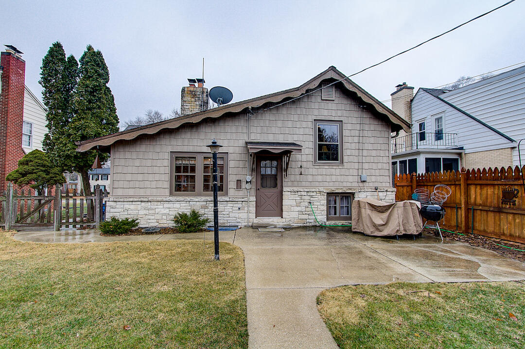 9232 Jackson Park Blvd