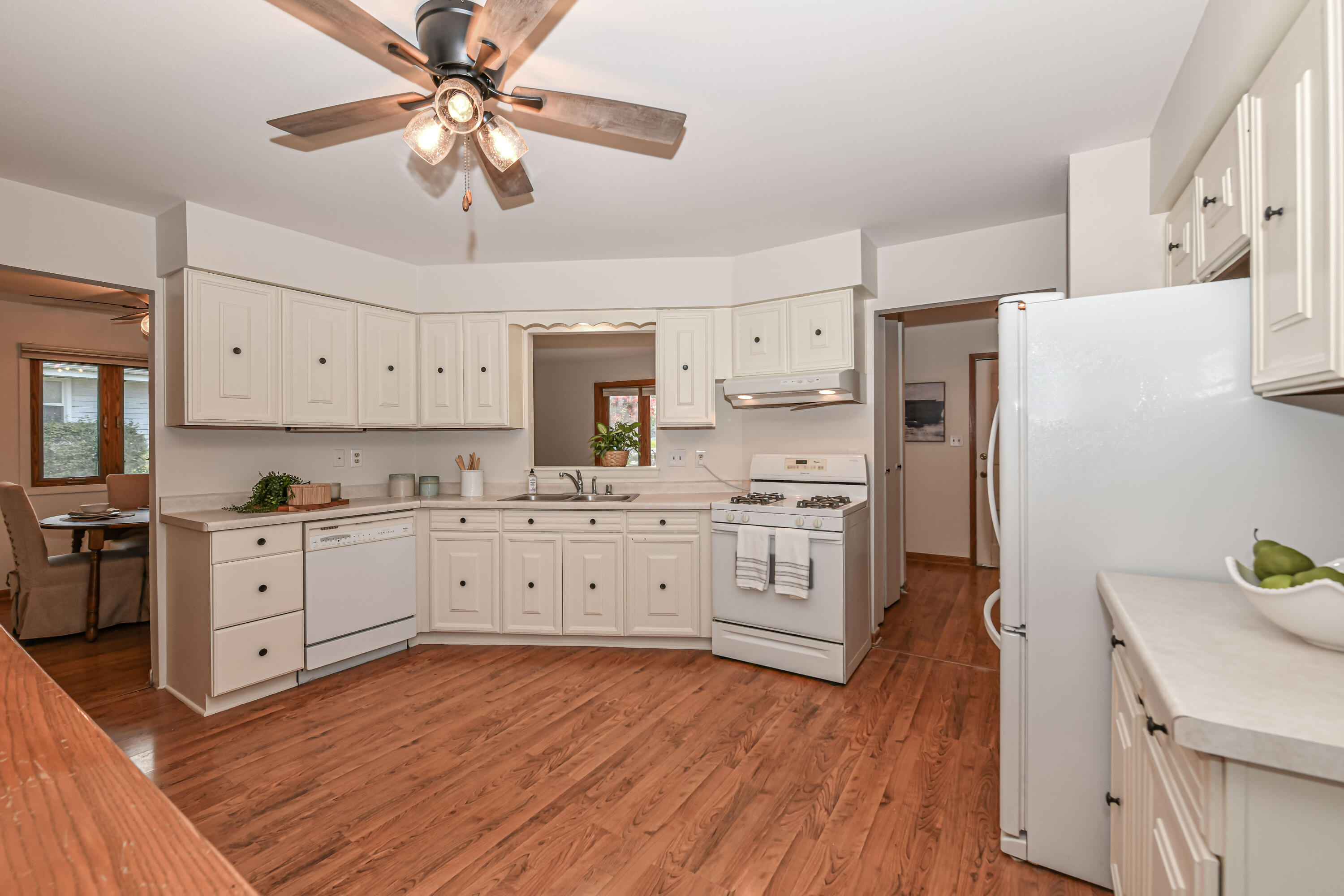 2122 Sunnyside Dr
