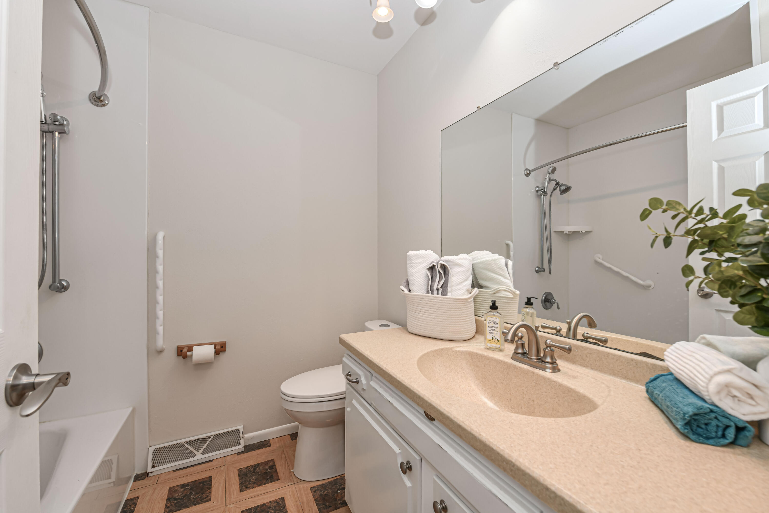 2122 Sunnyside Dr
