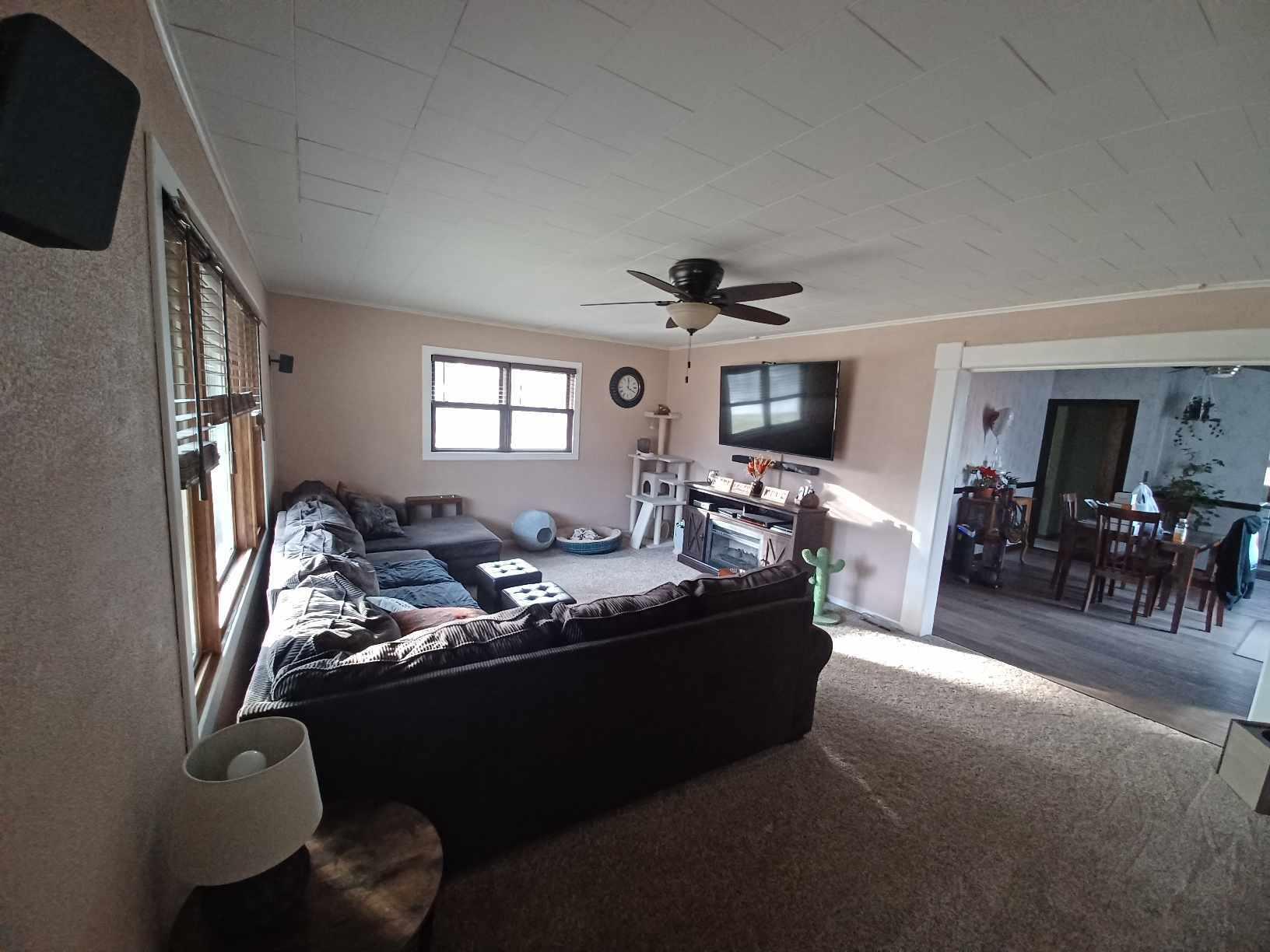 W3330 3rd St