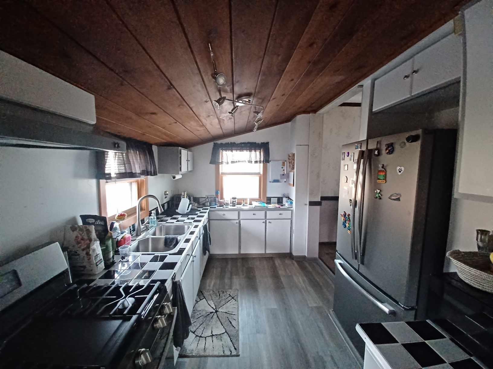 W3330 3rd St