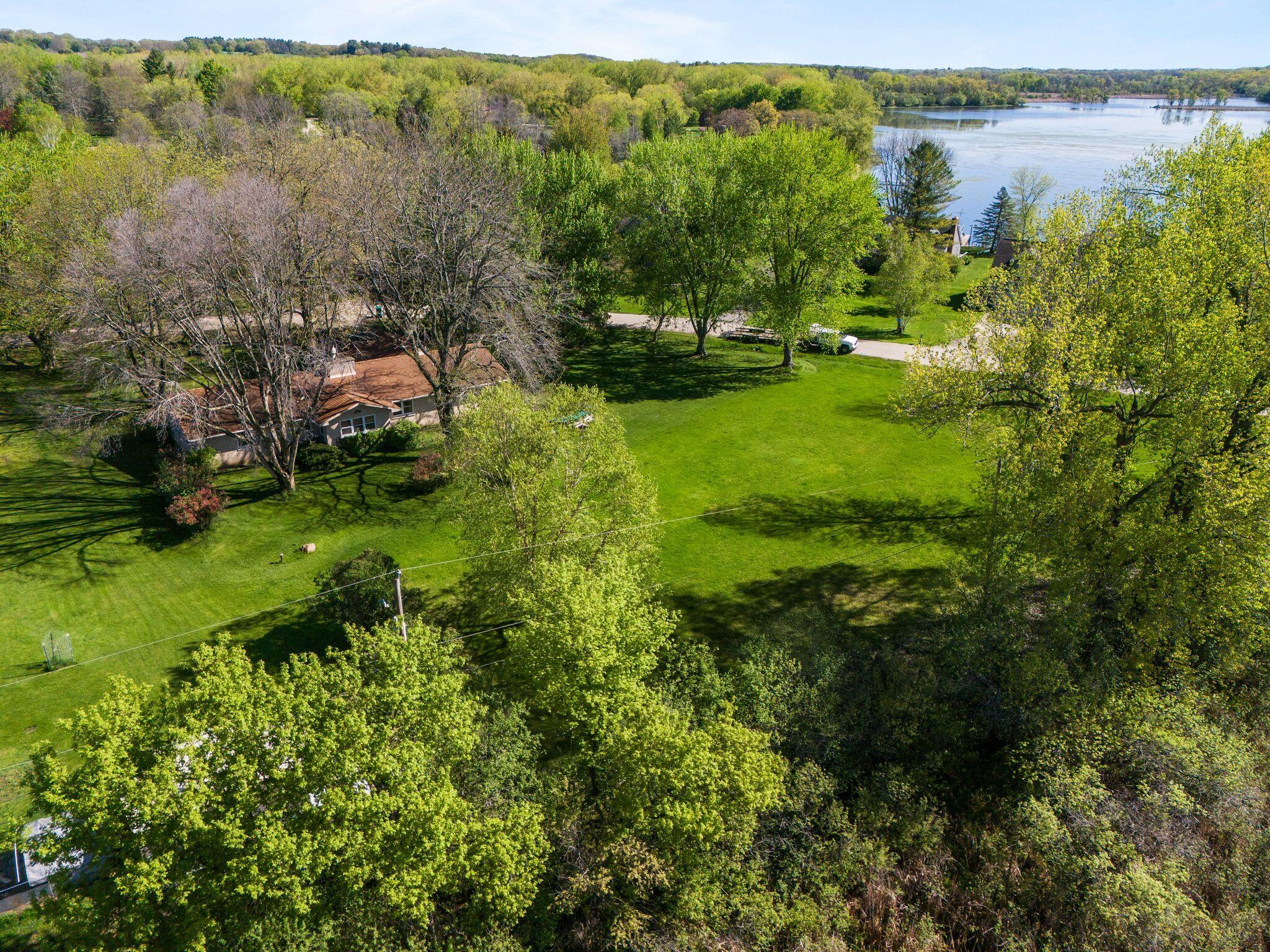 W849 Lakeside Dr