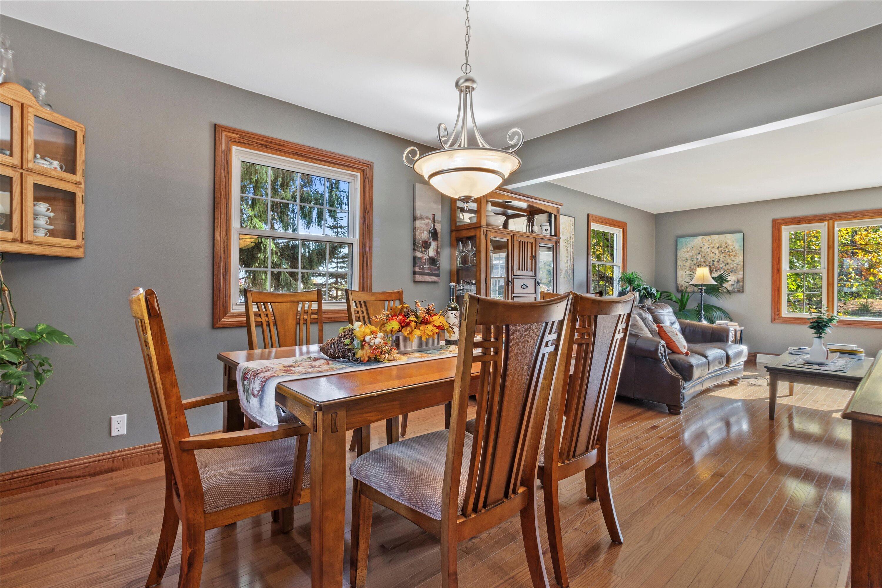 W1214 Glenview Ave