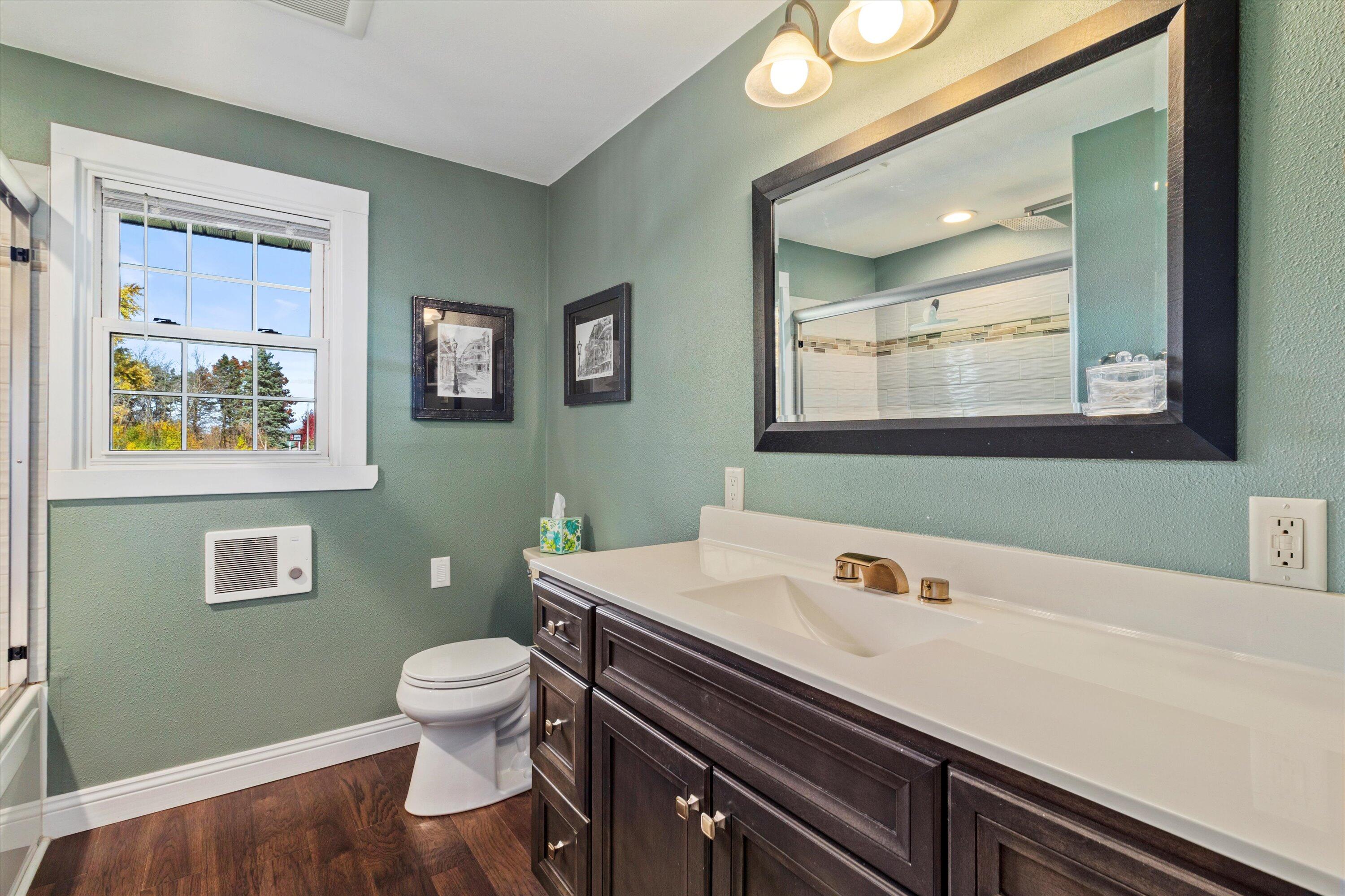 W1214 Glenview Ave