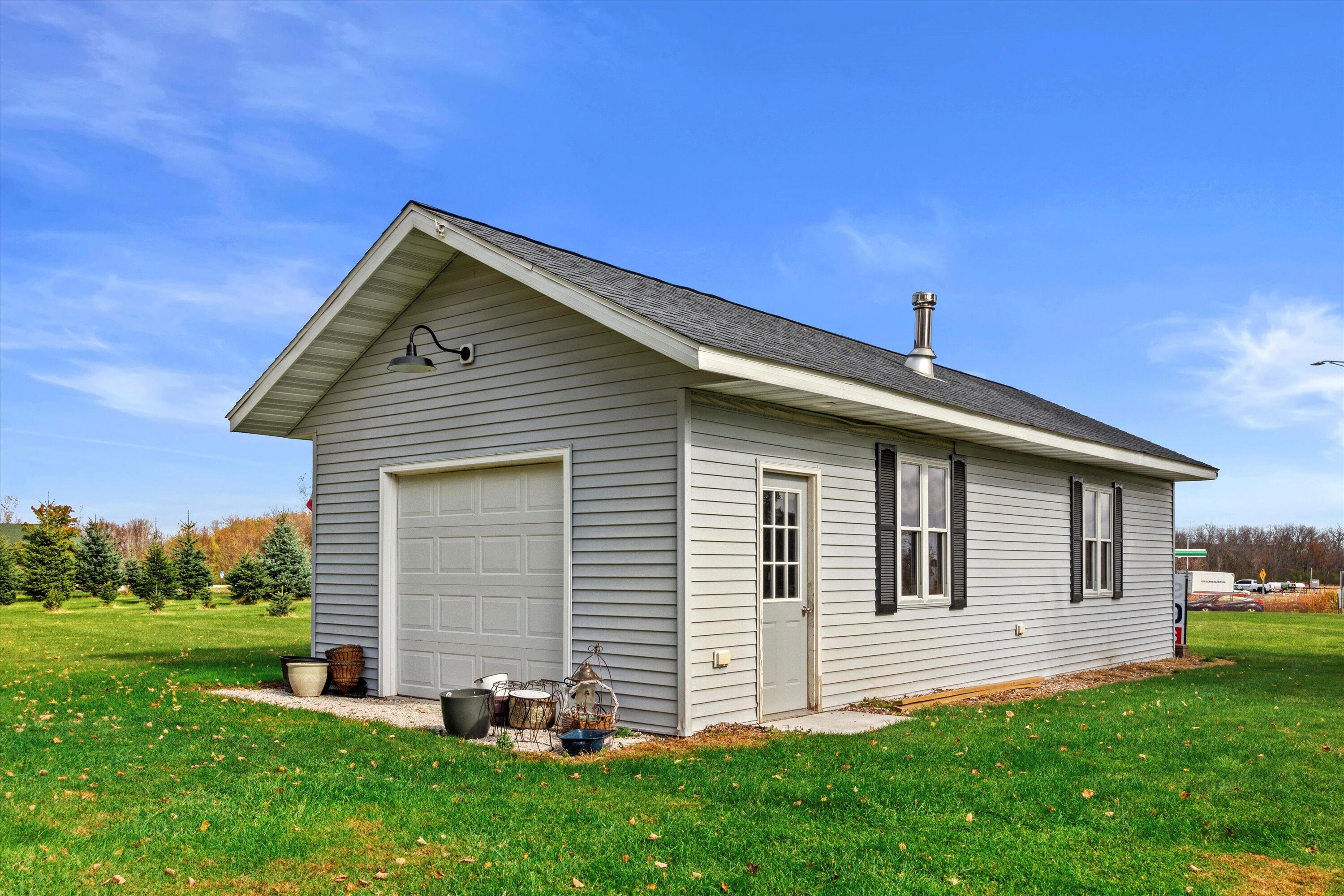 W1214 Glenview Ave