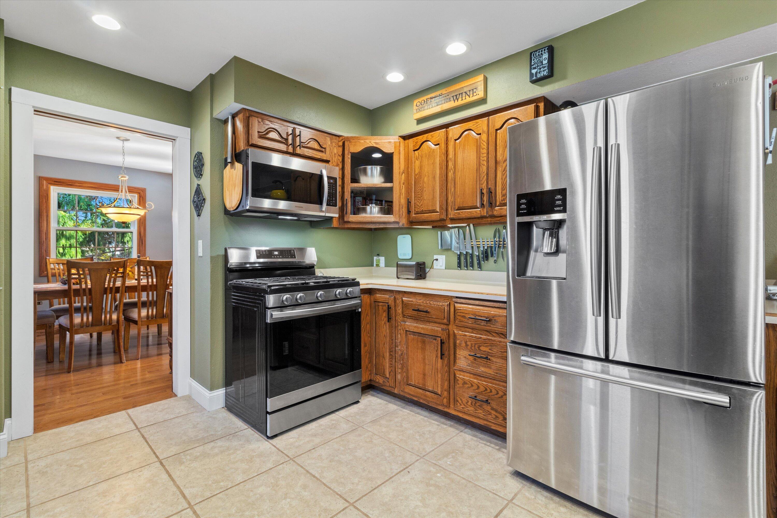 W1214 Glenview Ave