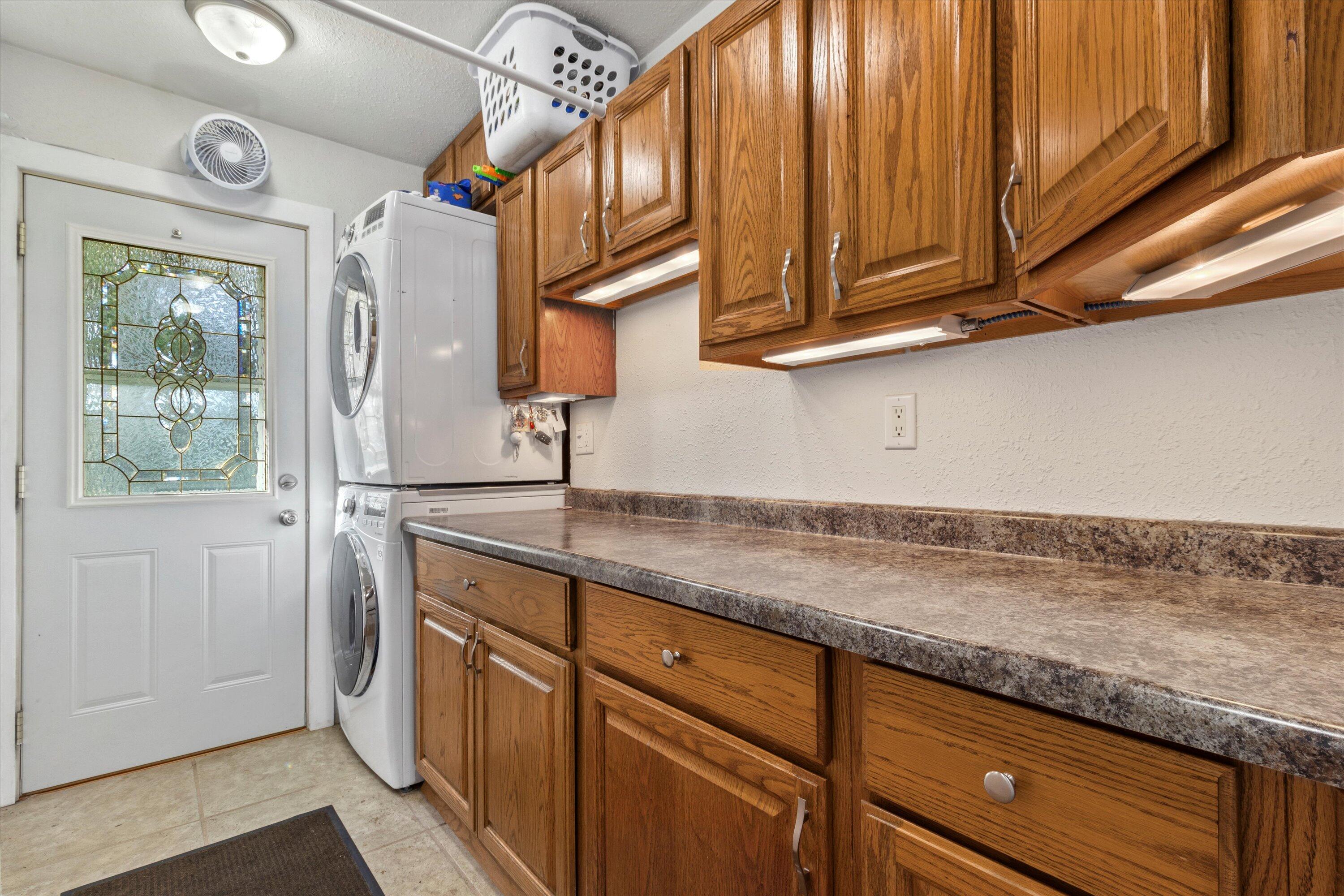 W1214 Glenview Ave
