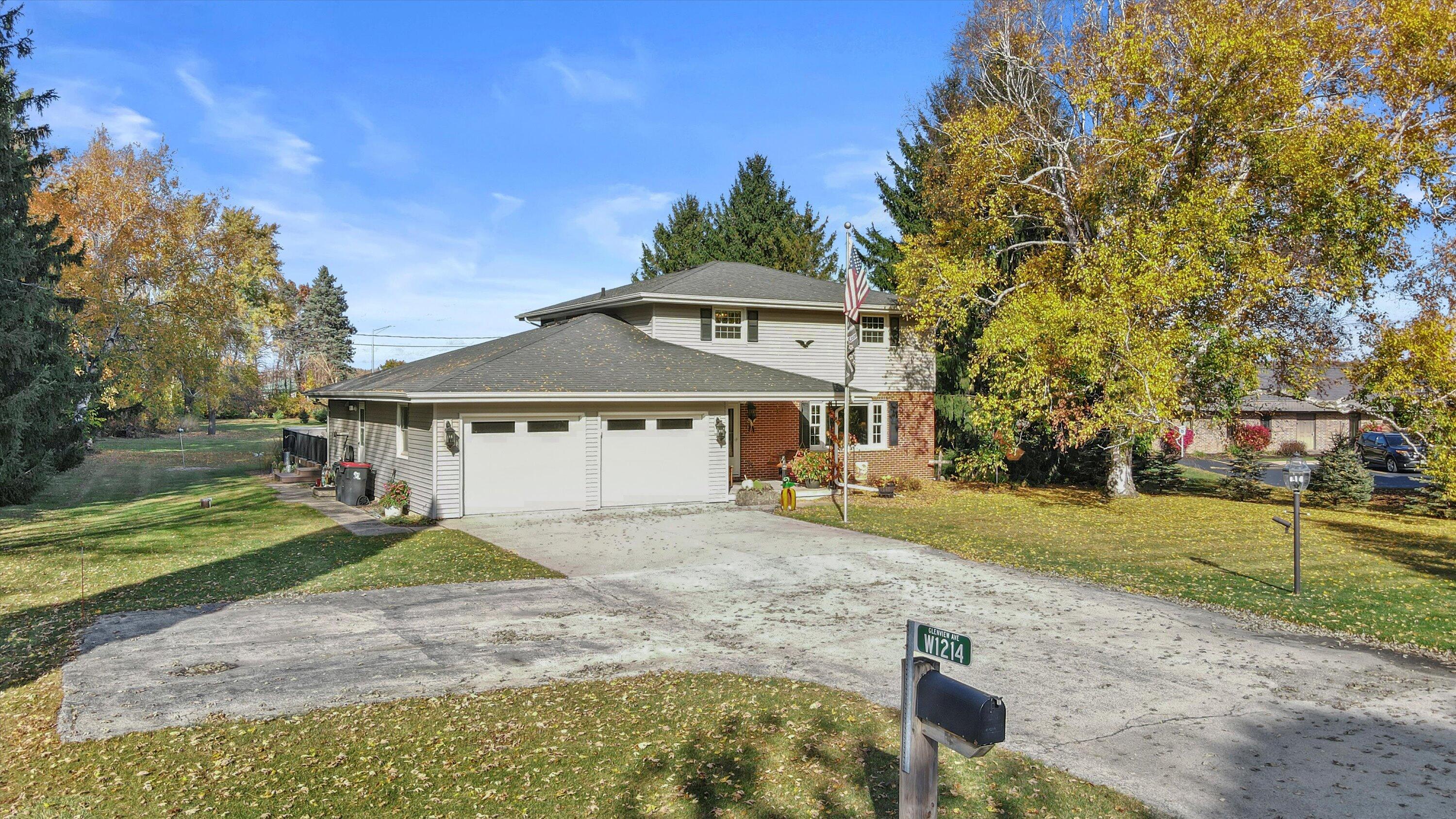 W1214 Glenview Ave