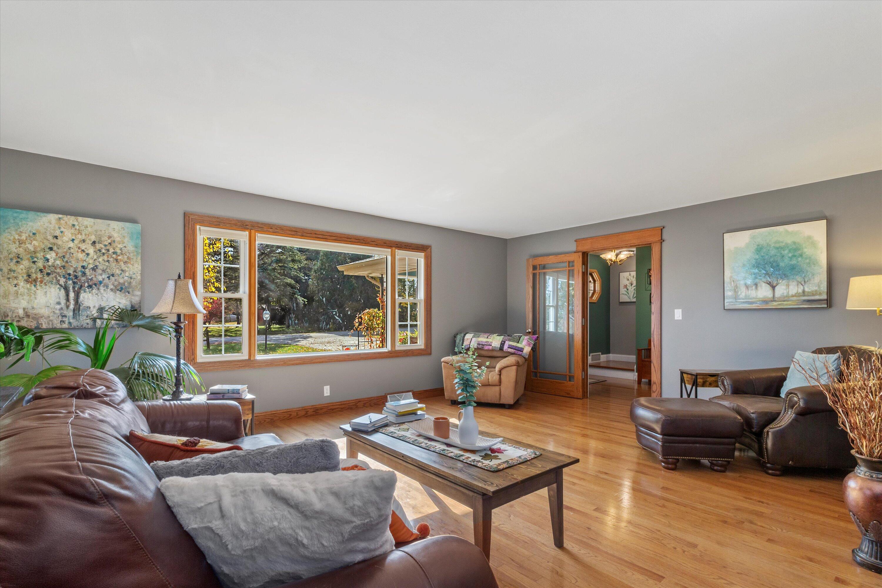 W1214 Glenview Ave