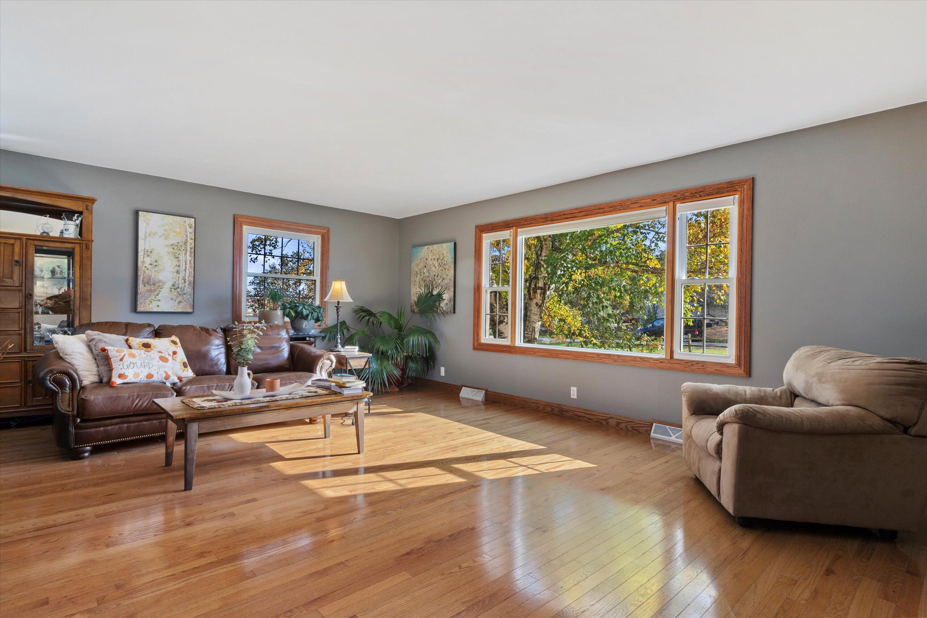 W1214 Glenview Ave