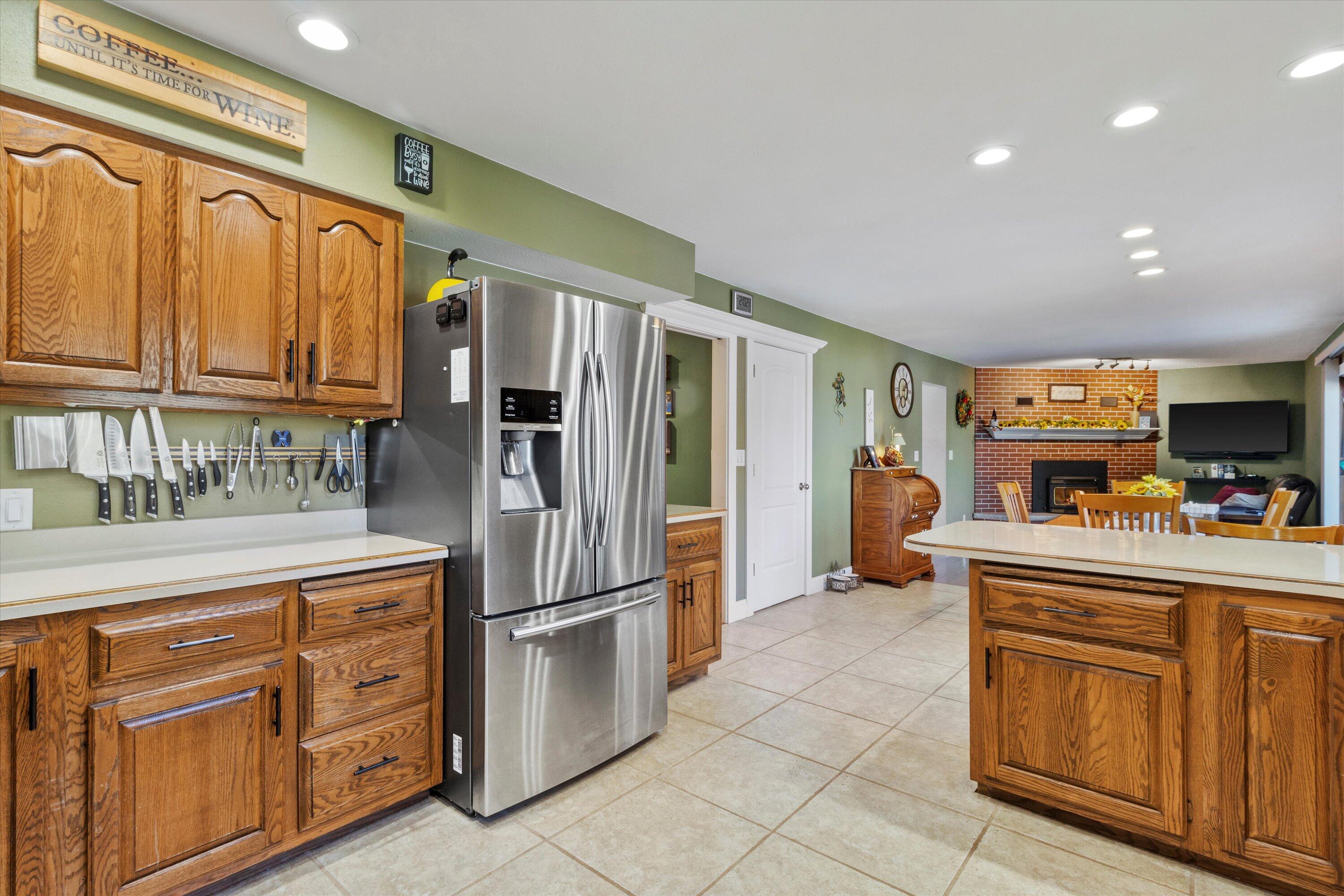W1214 Glenview Ave