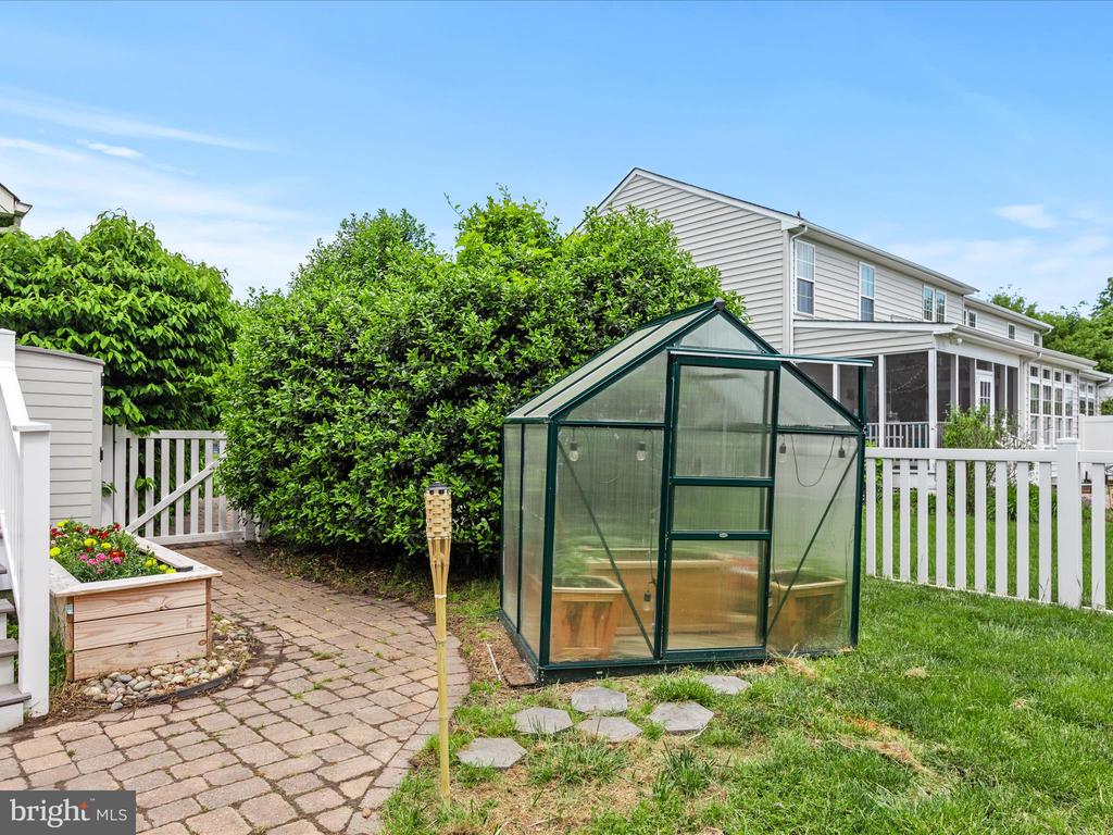 27 AVON PARK BOULEVARD