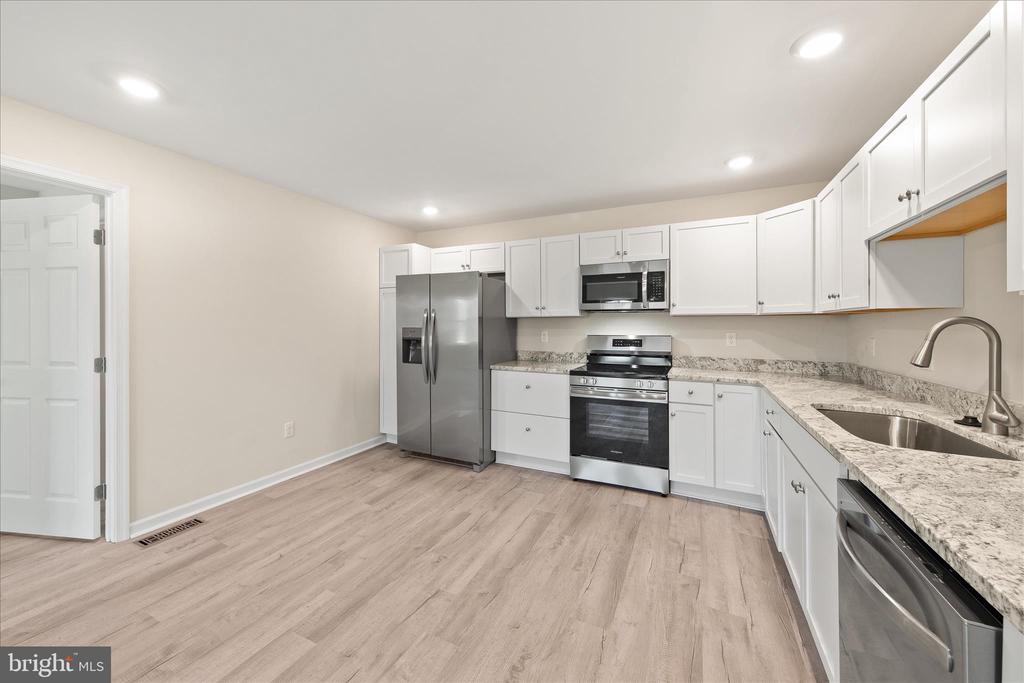 800 EAST ROAD
