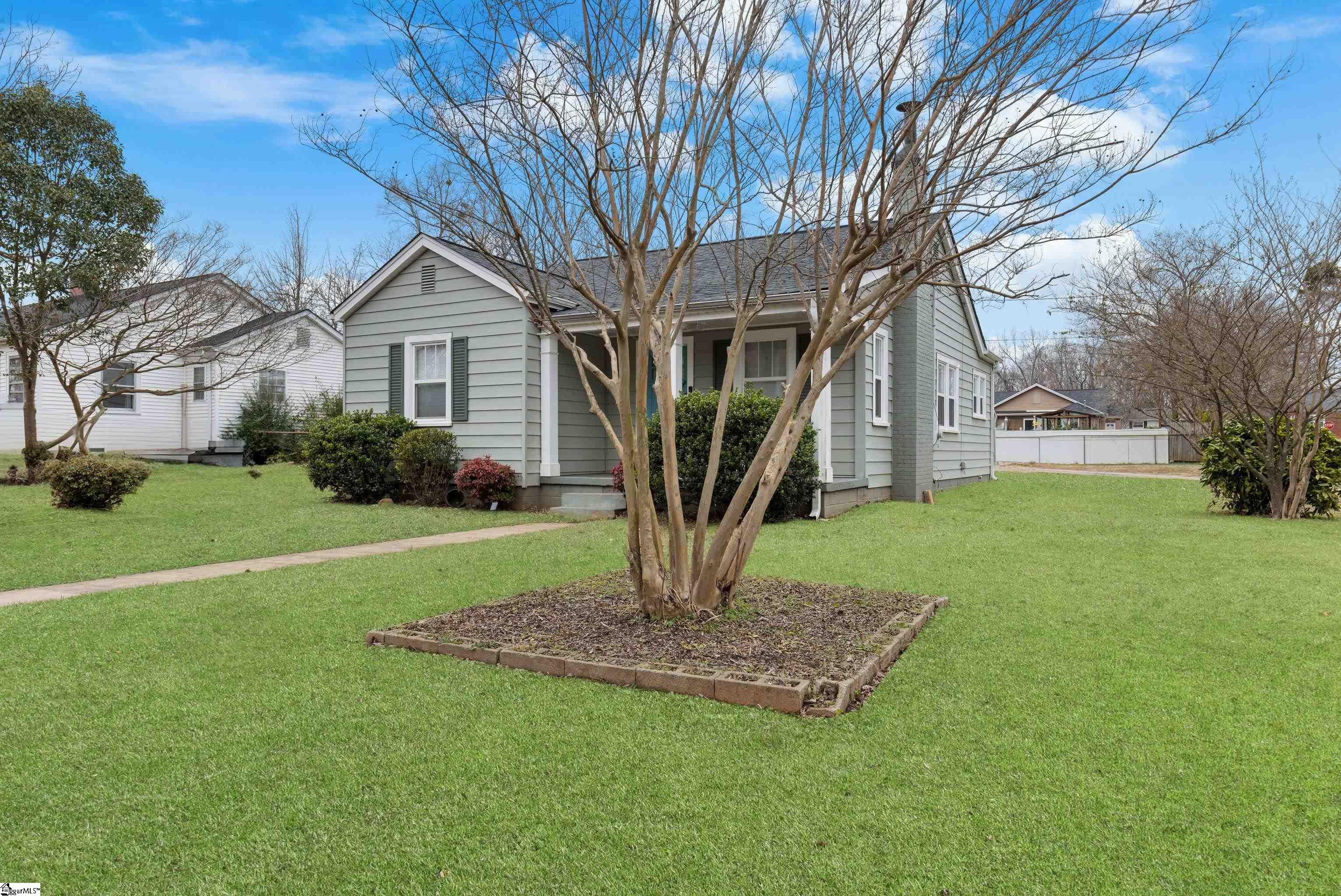 17 Paris Mountain Avenue