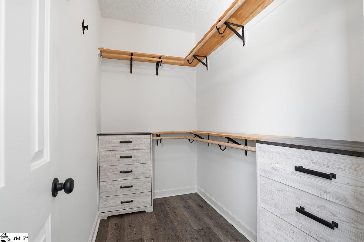 8 Equestrian Court
