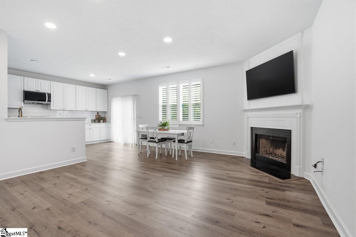 8 Equestrian Court