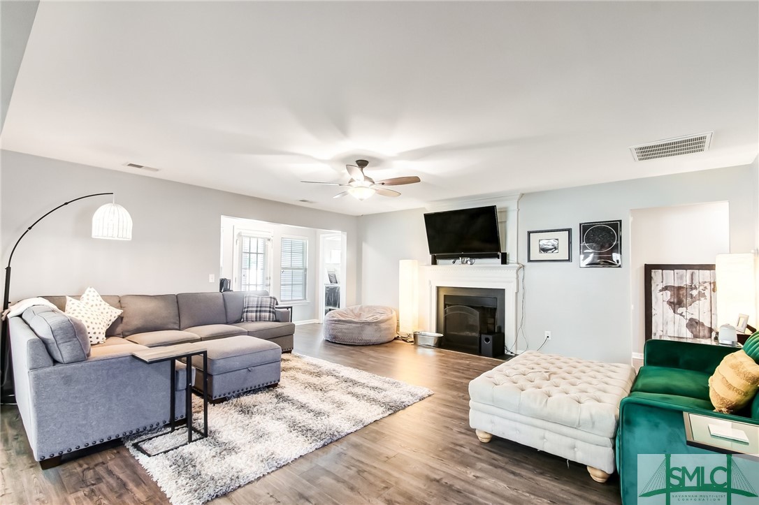 38 Central Park Way