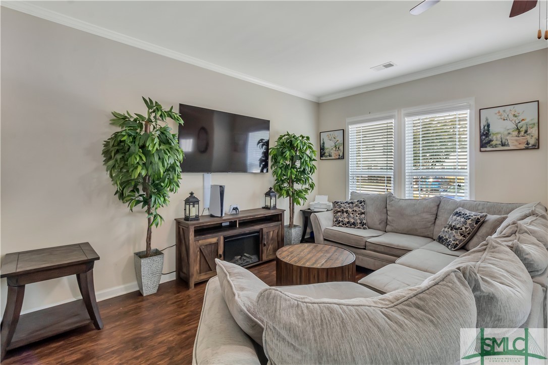209 Ventura Place