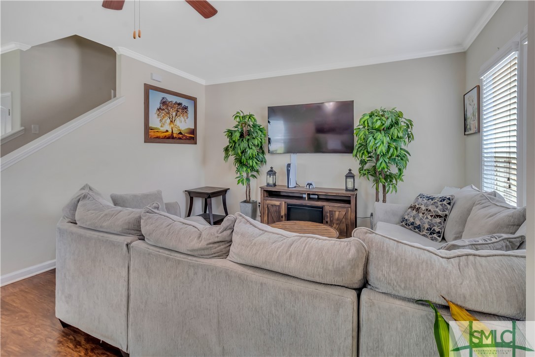 209 Ventura Place