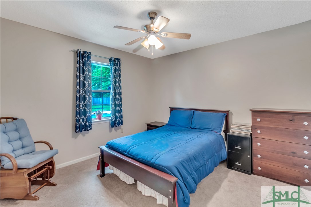 8 W Cameron Court