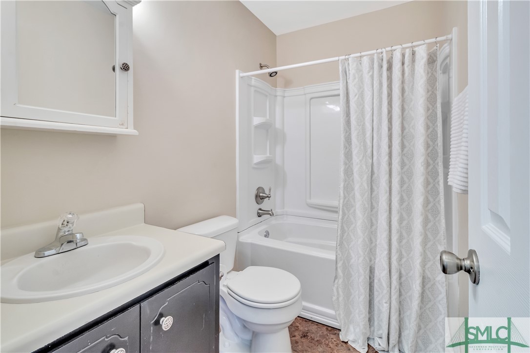 8 W Cameron Court