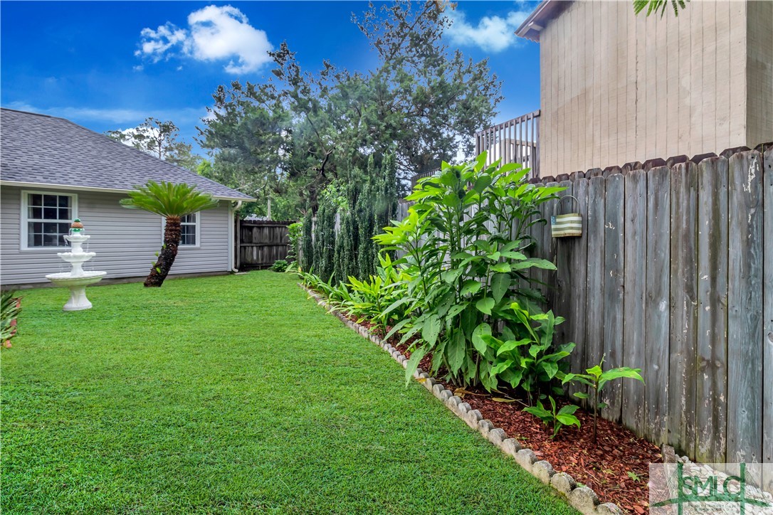 8 W Cameron Court
