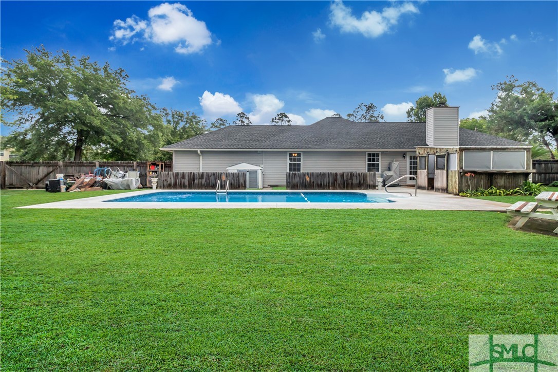 8 W Cameron Court