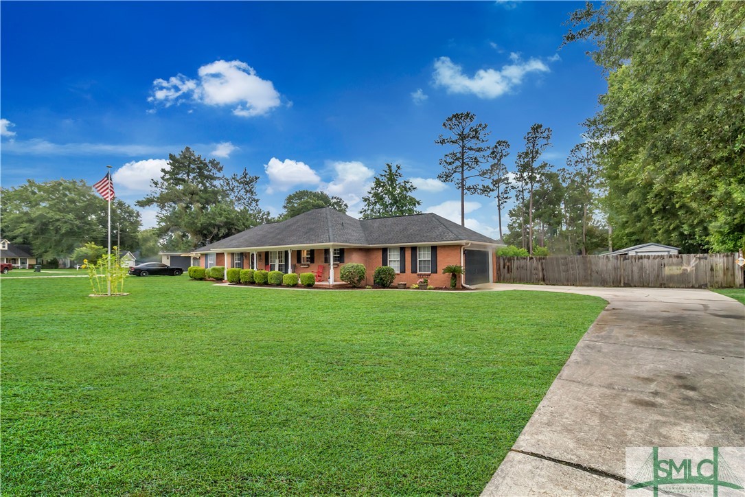 8 W Cameron Court