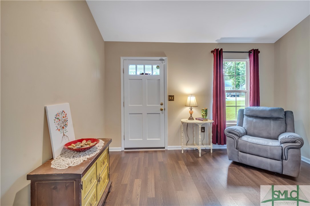 8 W Cameron Court