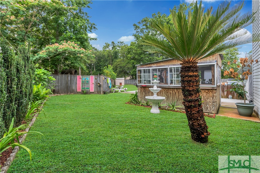 8 W Cameron Court