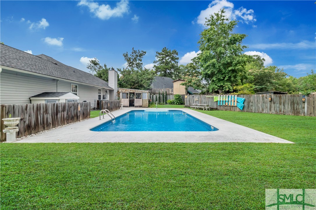 8 W Cameron Court
