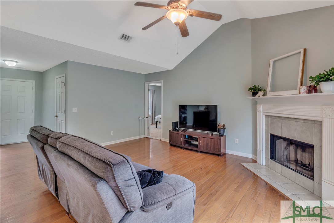 315 Saranac Way