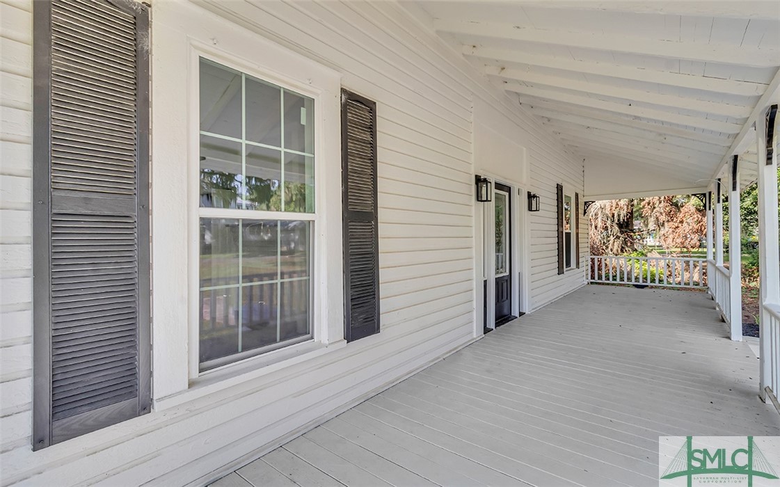 135 SW McQueen Street